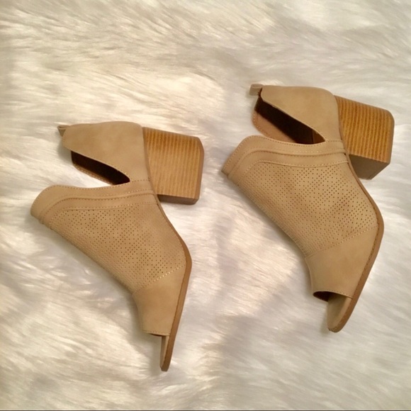 Open Peep Toe Ankle Booties - Picture 3 of 4